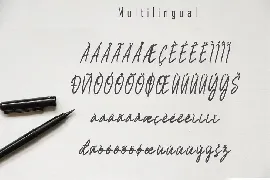 Sharras Lanas - Modern Handwritten Font