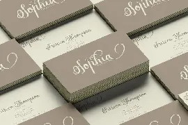 Hellomita - A Modern Calligraphy Font