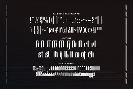 Saunders - Unique Display Font