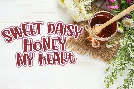 White Daisy font