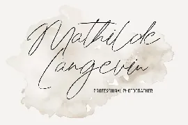 Eureka Spring Chic Signature Font