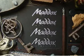 Madoxx Brush Typeface font