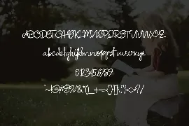 Qalesya Handwritting Font