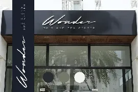 Brown Carlson - The Luxury Signature font