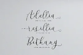 Beatisia Script font