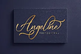 Fallinghat An Elegant Script font