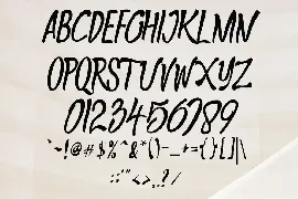 Wavekhas - Display Font