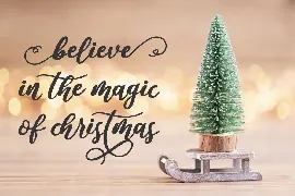 Love Christmas - Modern Calligraphy Font