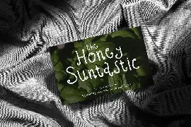 The Honey Suntastic font