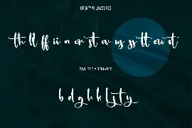 Solovista Signature Script Font