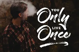 Staychill Brush Font