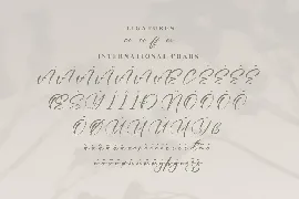 Amstera Script Font