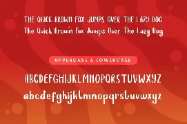 Moggly - Quirky Display Font