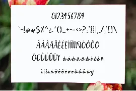 Natalee Brush Font